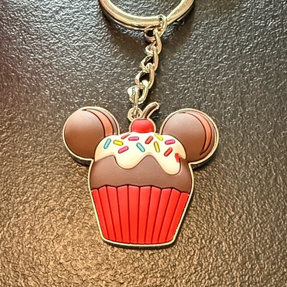 Disney Mickey Cupcake Keychain - Picture 6 of 8